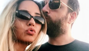 PORODILA SE SUPRUGA SKAJ VIKLERA Pevač dobio dete sa 15 godina mlađom ženom!