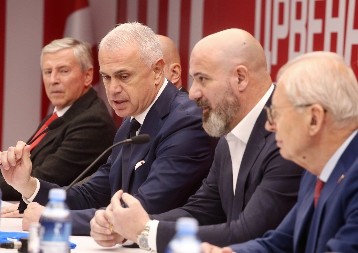  PROGOVORIO O POJAČANJIMA Zvezdan Terzić najavio dolaske: Jedan novajlija će možda već biti u avionu sa nama