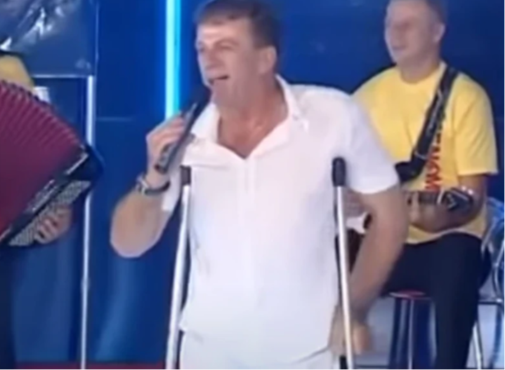 PEVAČ CEO ŽIVOT PROVEO NA ŠTAKAMA Zbog cerebralne paralize doživeo pakao