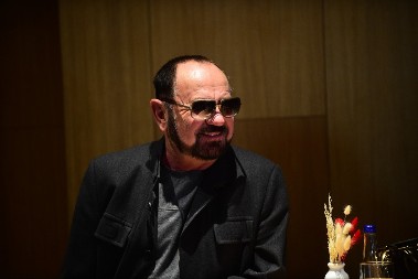 MILE KITIĆ SE ŽENI PO TREĆI PUT Pevač zaprepastio javnost: "Svidela mi se po karakteru i izrazu"