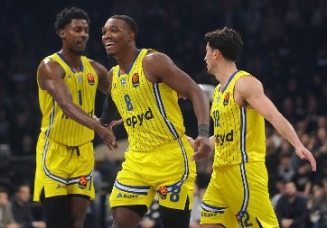 STRAŠAN UDARAC ZA IZRAELCE Makabi bez najboljeg igrača protiv Partizana i Zvezde