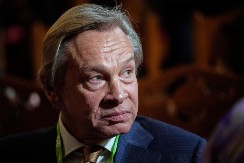 ANEKSIJA GRENLANDA SVE BLIŽA? Dok Puškov analizira „Trampov plan“, Francuzi ističu na čijoj su strani