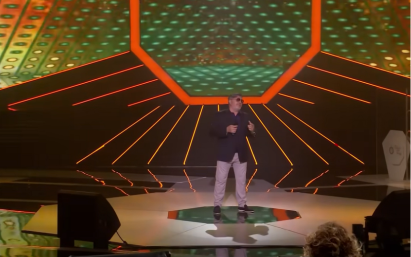 MAJKU SMESTIO U DOM, A ŽENI PREPISAO SVE ŠTO IMA! Pevač 20 godina mlađoj supruzi ostavio svu imovinu: "Volim je najviše na svetu"