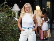 GOGA GAČIĆ VIĐENA SA DRUGIM MUŠKARCEM On se nalazi pored nje u jeku razvoda! (FOTO)