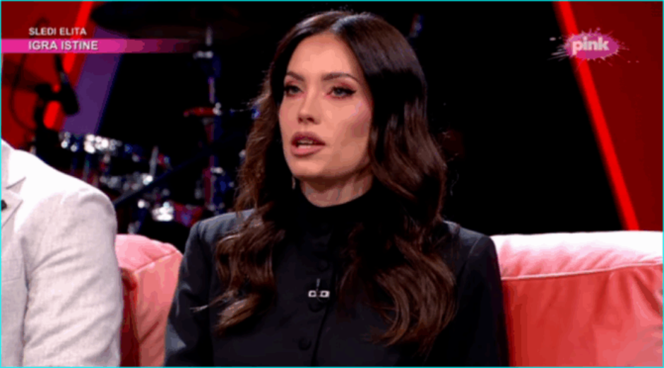 OVAKO SE PRAZNUJE BADNJI DAN I BOŽIĆ U KUĆI MIRKE I VUJADINA Glumica česnicu sprema na ovaj način