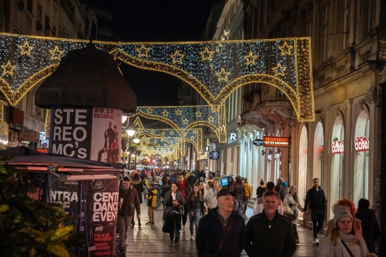 DA LI SE NA BADNJE VEČE IZLAZI U GRAD? Običaj koji mnogi danas pogrešno shvataju