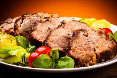 Prelazak s posta na masnu hranu: Nutricionista Sandra Milošević otkriva kako izbeći nadimanje i gorušicu