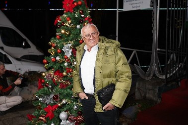 "GODINAMA SU SE ŠVALERISALE KOD MENE" Naš pevač (78) bio sa 43 godina mlađom, pokrivao i kolege u prevarama!