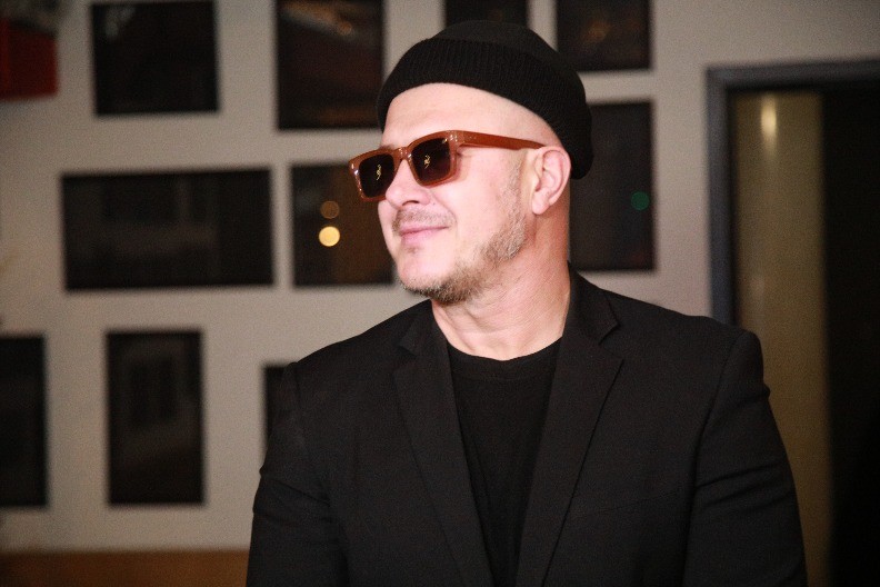 "ŽIVIM KAKO BOG ZAPOVEDA, U MIRU I SKROMNO" Sale Tropiko o životnim lekcijama i naslednicama