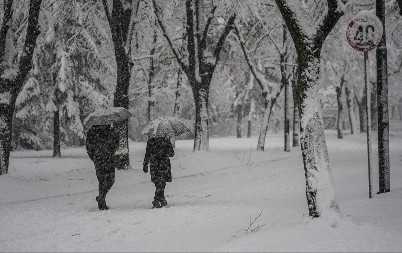 IZLAZAK NA ULICU JE OPASAN PO ŽIVOT Peti dan snežnog haosa u Sarajevu