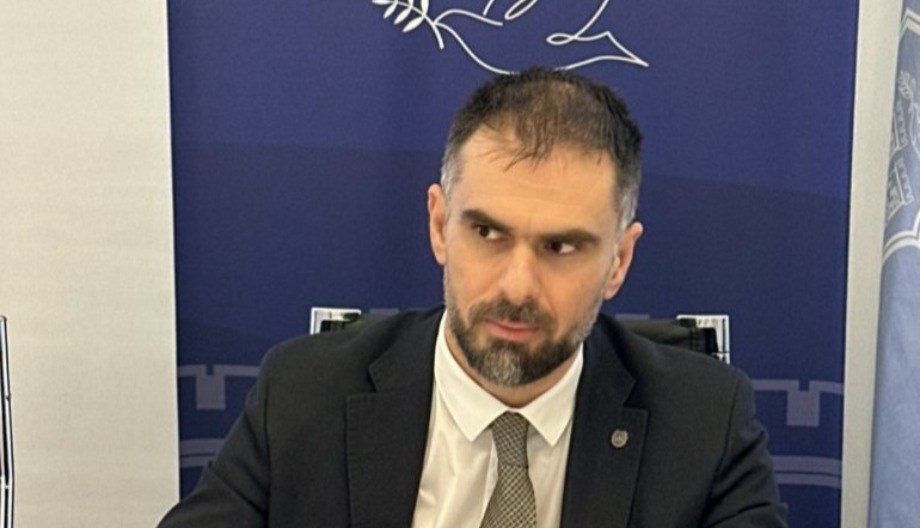 ŽARKO MIĆIN NAJOŠTRIJE OSUDIO PALJENJE CRKVE IMENA MARIJINOG: Učinićemo sve kako se ovakvi incidenti više ne bi ponovili (FOTO)