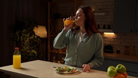 Težak stomak posle prejedanja? Ovaj napitak se pije uveče i prija kao melem