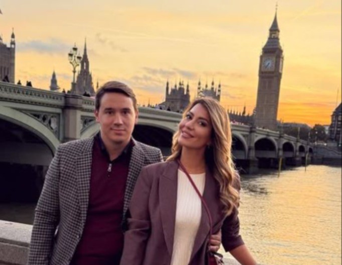 DVA MESECA PRED RAZVOD SE DESILO OVO Voditeljka stavila tačku na brak, a evo šta se sa njom i suprugom dešavalo u oktobru (FOTO) 