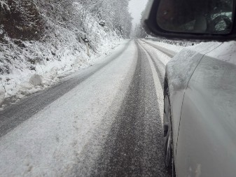 BEOGRAD NA UDARU KIŠE I POLEDICE Hitno se oglasio RHMZ U ovim delovima zemlje biće snega