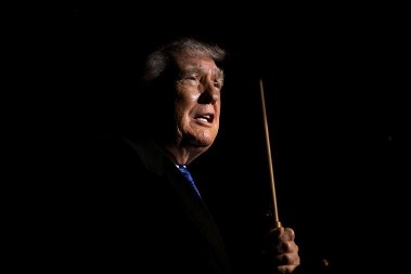 TRAMP OTKRIO ŠTA JE REKAO RIVALIMA U BELOJ KUĆI: Amerika je preuzela venecijansku naftu da spreči Kinu i Rusiju  