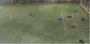 UZNEMIRUJUĆE Upali na fudbalsku utakmicu i sejali smrt (VIDEO)