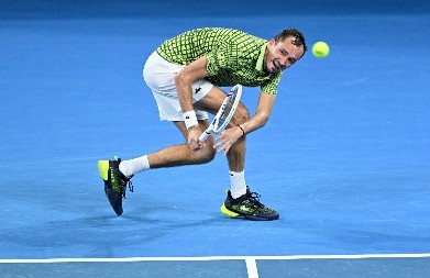 KONAČNO FINALE Medvedev se probudio