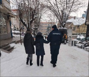  UVEK ZA NAROD Policija i vatrogasci našli se građanima u nevolji (FOTO)