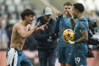 BORNMUT ZAUSTAVIO NJUKASL Het-trik sjajnog Klajverta, upisao se i Kerkez