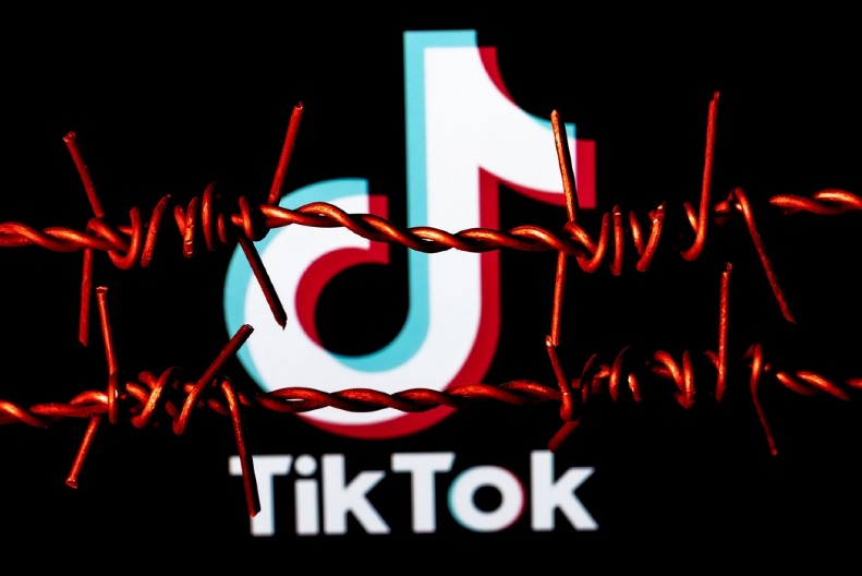 ZVANIČNO! Tiktok obustavio rad u Americi!