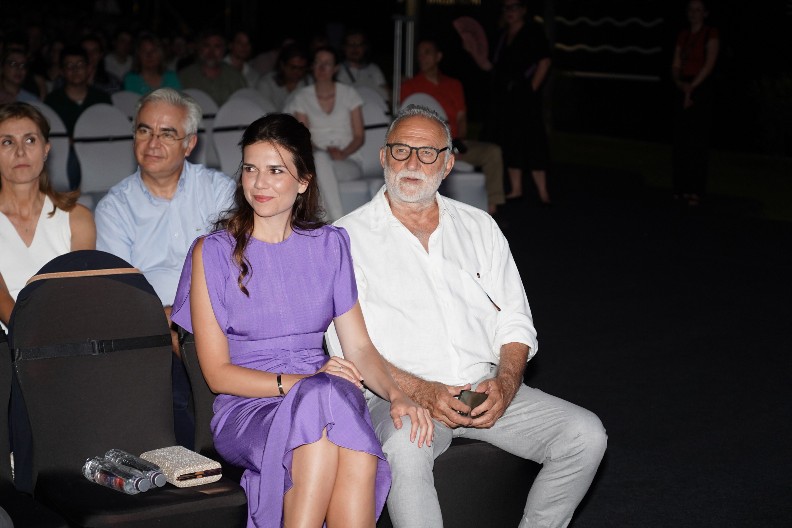 "ODUVEK SAM BILA SA STARIJIMA..." Anica Lazić šokirala priznanjem, progovorila o osudama, a onda spomenula svadbu!