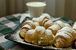 HLEB I KIFLICE ĆE BITI MEKANI NEKOLIKO DANA U testo dodajte 1 sastojak koji će im dugo čuvati svežinu