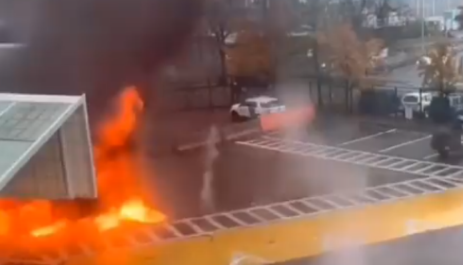 HOROR U KIJEVU! Voditeljki eksplodirao detonator u RUKAMA!