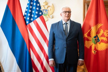 MANDIĆ ČESTITAO TRAMPU: Vi i Vaša administracija predstavljate svetionik koji će pokazati put ka novoj budućnosti