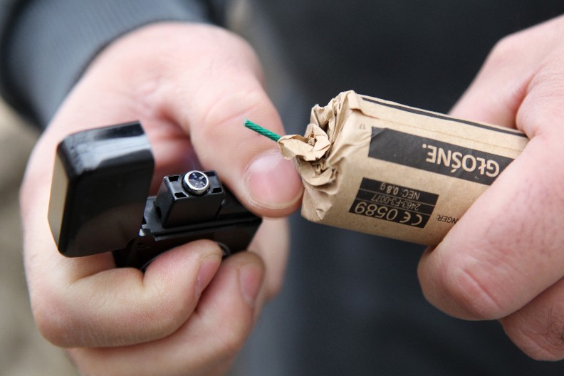 DEČAK OSTAO BEZ PRSTIJU ZBOG PETARDE Konstantinova priča kao upozorenje svima