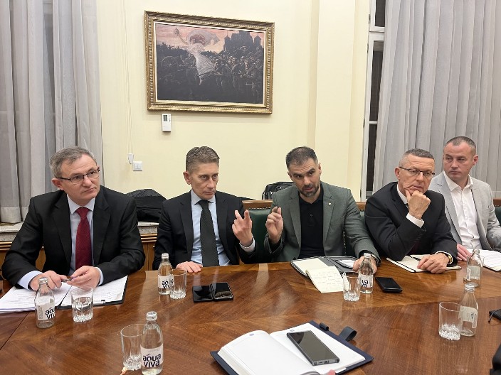 HITNO OBAVEŠTENJE IZ MINISTARSTVA: Mlekare Imlek i Dr Milk u narednih nekoliko dana počinju sa otkupom svih viškova mleka u Srbiji