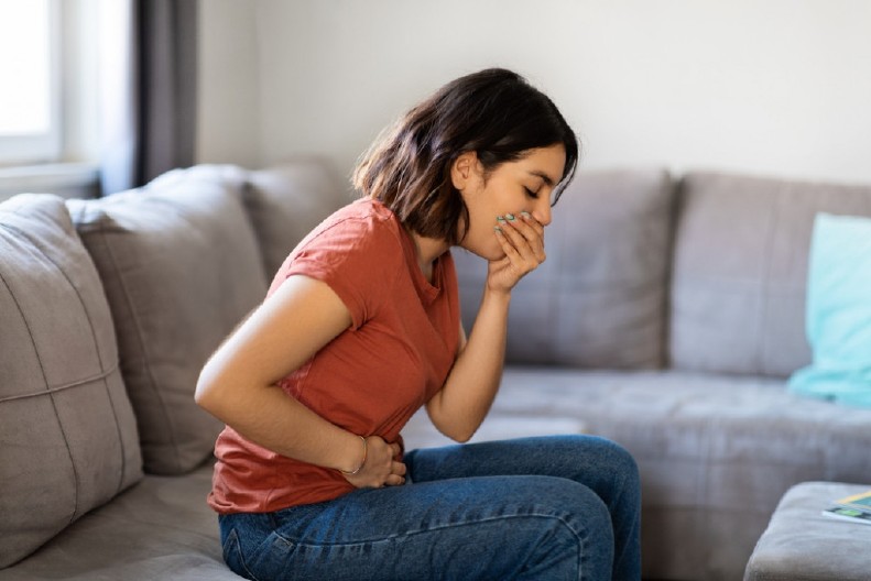 POVRAĆAM 60 PUTA DNEVNO Žena zbog bizarnog stanja ne može da živi normalno, a ovi simptomi joj najteže padaju