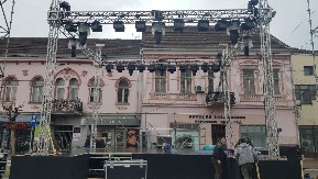 POSLEDNJE PRIPREME PRED VELIKI SKUP U JAGODINI Srbija se sprema za iskorak u budućnost (VIDEO)