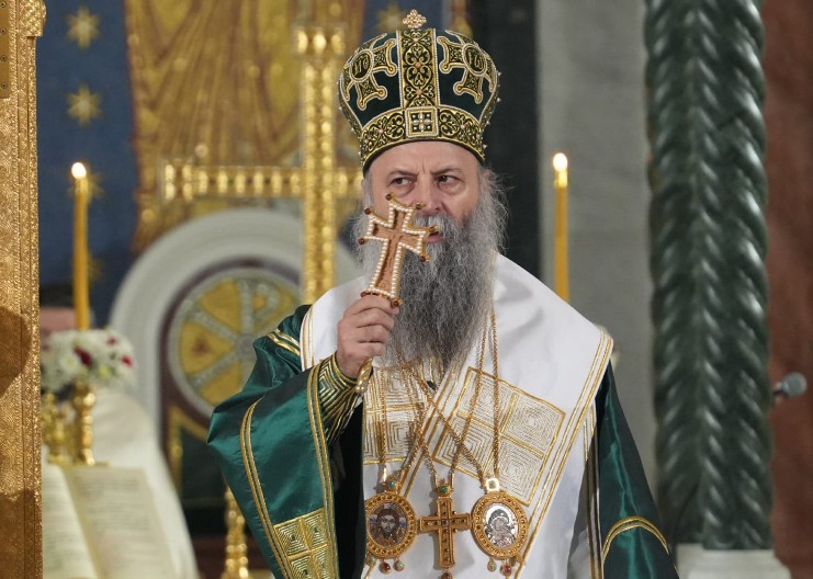 ŠOLAKOVCI SE OBRUŠILI NA NA PATRIJARHA I njega bi na silu da menjaju, kao i Vučića?