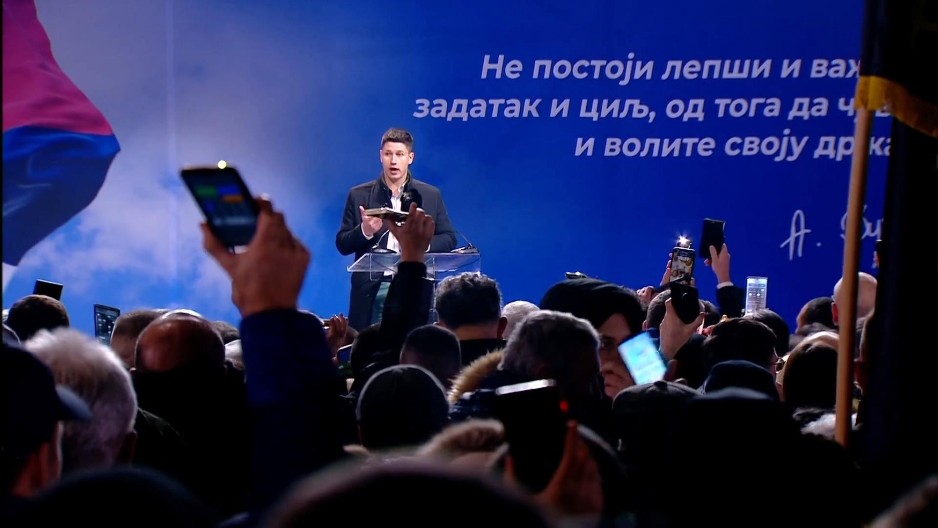 MILOŠ, KOJI IMA PROSEK 10 NA MEDICINI, POSLAO MOĆNU PORUKU U JAGODINI Uzbuđen sam što učestvujem u stvaranju pokreta za razvoj naše zemlje
