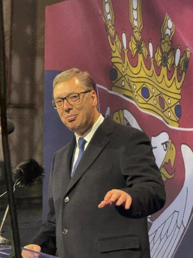 VUČIĆ RASKRINKAO ANTISRPSKE MEDIJE Nikakav autobus nije ni dodirnuo devojku, trpimo najstrašnije laži od jednog Šolaka!