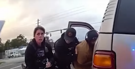 VOZAČ SLUČAJNO UPUCAN, POLICAJKA JE U ŠOKU! Osavnuo jeziv snimak iz SAD