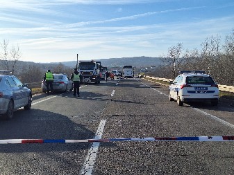 AUTOBUS PRETICAO KOLONU PA IZAZVAO TRAGEDIJU?! Poznato kako je došlo do teške saobraćajne nesreće kod Umke