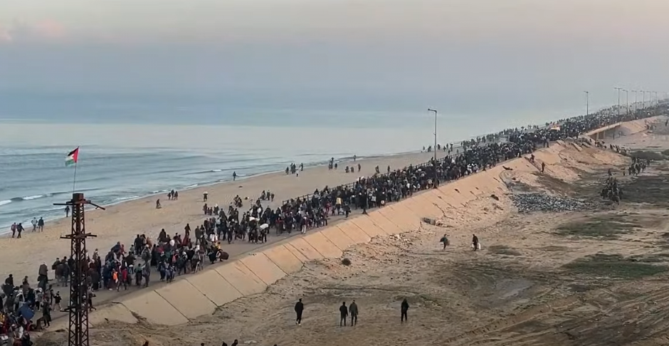 MASOVNO VRAĆANJE HILJADA PALESTINACA NA SEVER POJASA GAZE! Oglasilo se Hamasovo ministarstvo policije: Prelaze kontrolni punkt! (VIDEO)