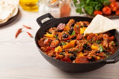 FANTASTIČAN RUČAK PO RECEPTU IZ BAKINE KUHINJE Spremite gulaš sa pilećom džigericom, oduševiće sve ukućane