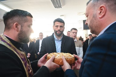 GRADONAČELNIK ŠAPIĆ ČESTITAO ŠKOLSKU SLAVU SVETOG SAVU (FOTO)