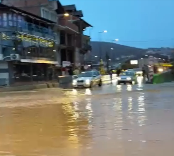 POTOP NA KOSMETU: gradovi pod vodom, sneg stigao posle haosa