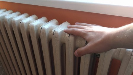 OVO SU NAJVEĆE ZABLUDE KAD JE GREJANJE U PITANJU! Paljenje po potrebi, ili ceo dan? Evo šta manje troši! 