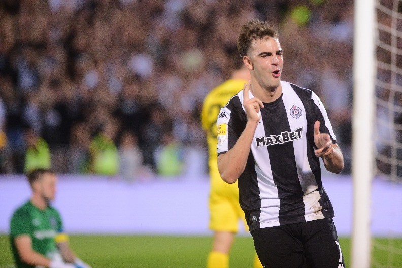 NAVIJAČI VERDERA ZAGRMELI ZBOG MILOŠEVIĆA: Besmisleno, uništavate klub