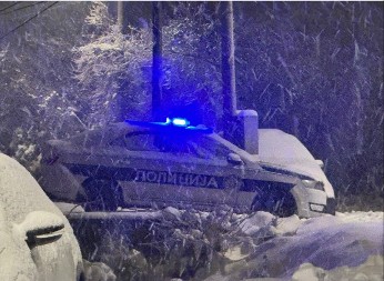 DEČAKU SA ZVEZDARE SE TRI DANA BORILI ZA ŽIVOT Dušan nakon ranjavanja bake i deke pucao sebi u glavu