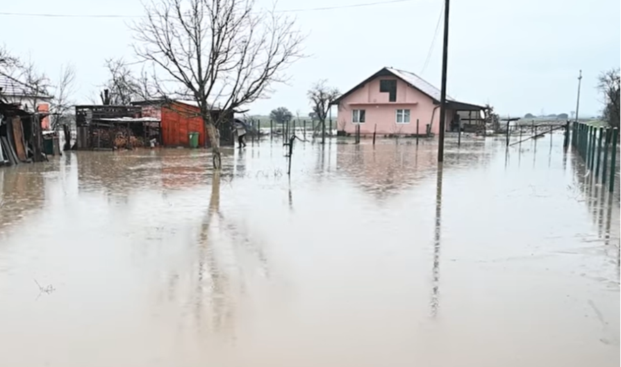 "STANJE JE KATASTROFALNO, ELEMENTARNA NEPOGODA JE VELIKA" Drama na KiM, poplavljene kuće