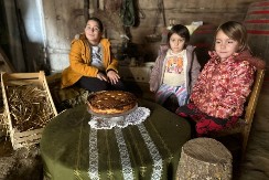 Naši stari su ovo obavezno mesili za Mali Božić: Ko preskoči vasilicu, verovalo se da nema sreće