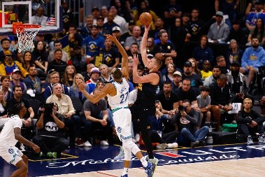 Jokićev ljuti rival popio suspenziju