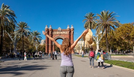 OVI EVROPSKI GRADOVI SU SAVRŠENI ZA KRATAK ODMOR Objavljena je lista top 10 - na prvom mestu je neodoljivi španski grad koji Srbi obožavaju