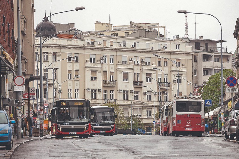 DEVOJKA ZAUSTAVILA LOPOVE, A ONI JE FIZIČKI NAPALI Banda pljačkaša sa Zelenjaka uhapšena zahvaljujući heroini iz autobusa!