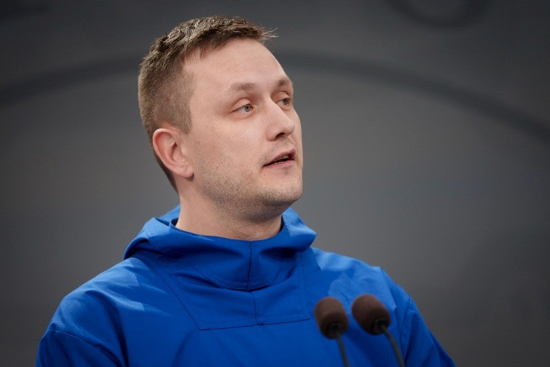 PREMIJER GRENLANDA POSLAO DIREKTNU PORUKU TRAMPU Otkrio: Biramo...